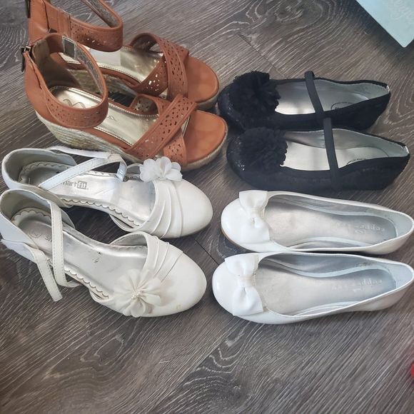 girls shoe lot wedge, heel, and flats..4 pairs of shoes - Picture 4 of 6